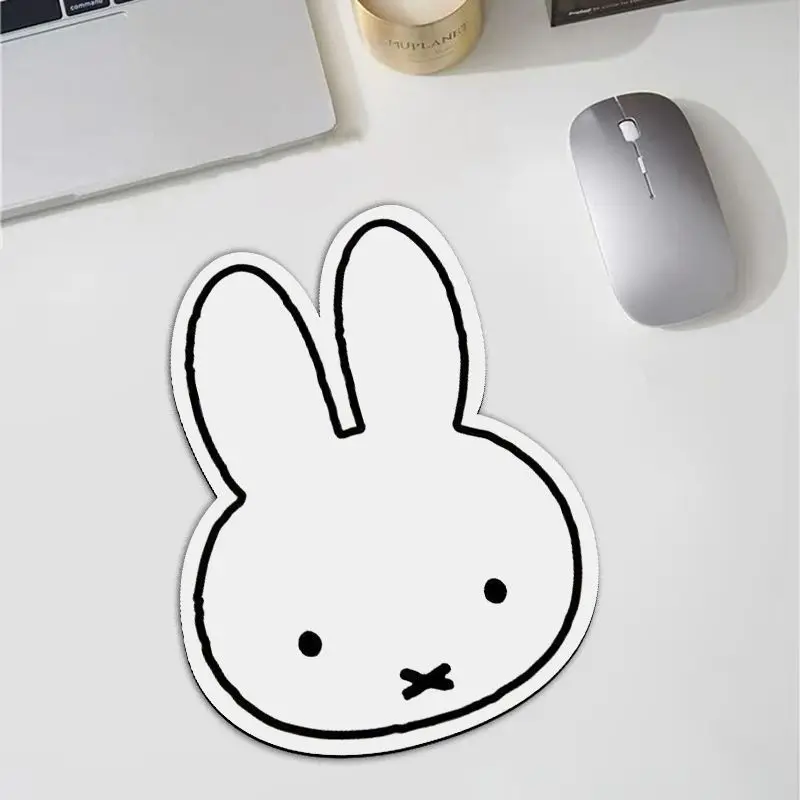 Desk Setup Cozy - Alas Mouse Bentuk Kelinci Miffy Kawaii